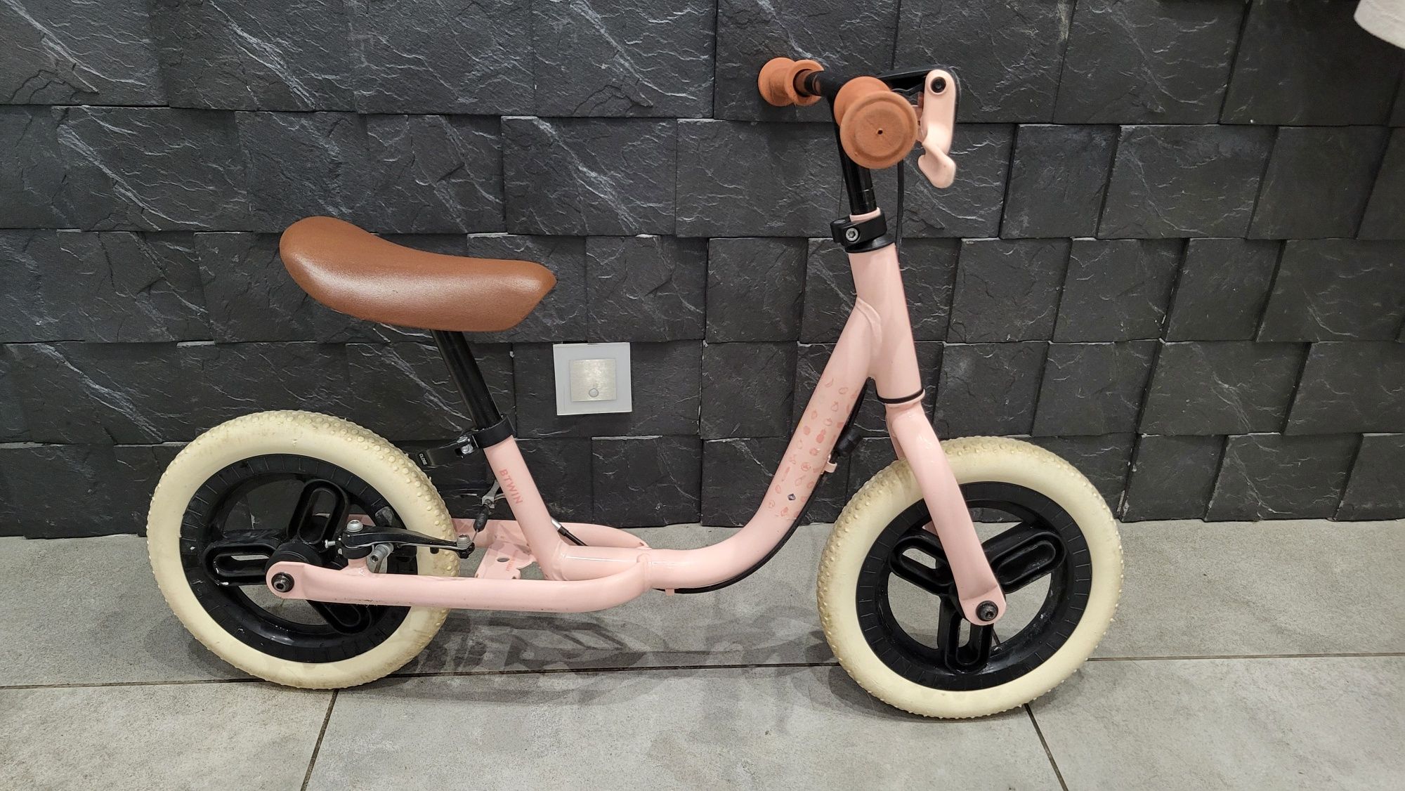 Rowerek biegowy btwin runride 500 pink