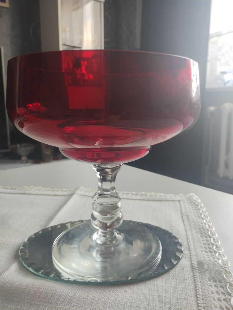 Śliczna patera na nóżce