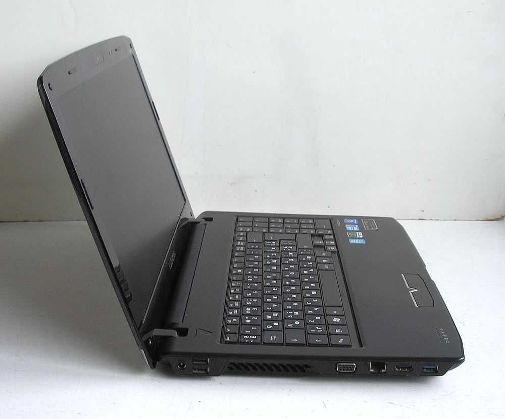 Ноутбук Medion Akoya (Intel Core I3 / GeForce 1 ГБ / 15" LED)