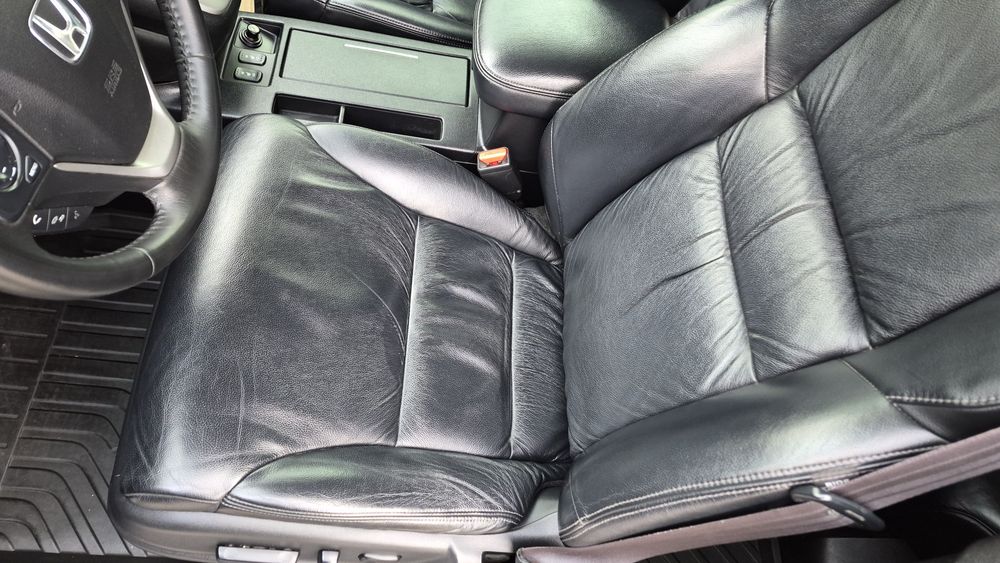 Продам офійійну HONDA CR-V