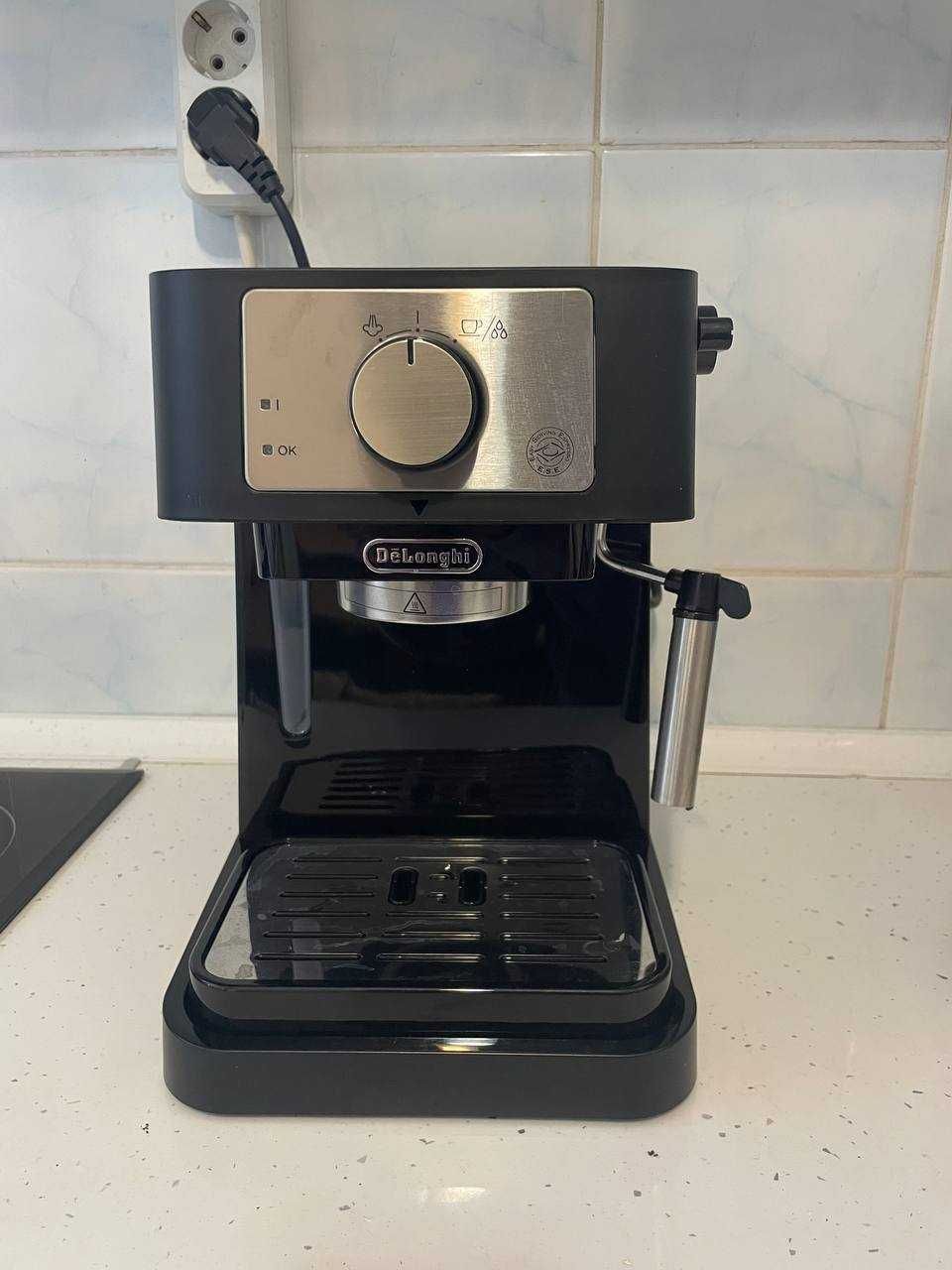 Кавоварка ріжкова delonghi ec 260 bk з гарантією