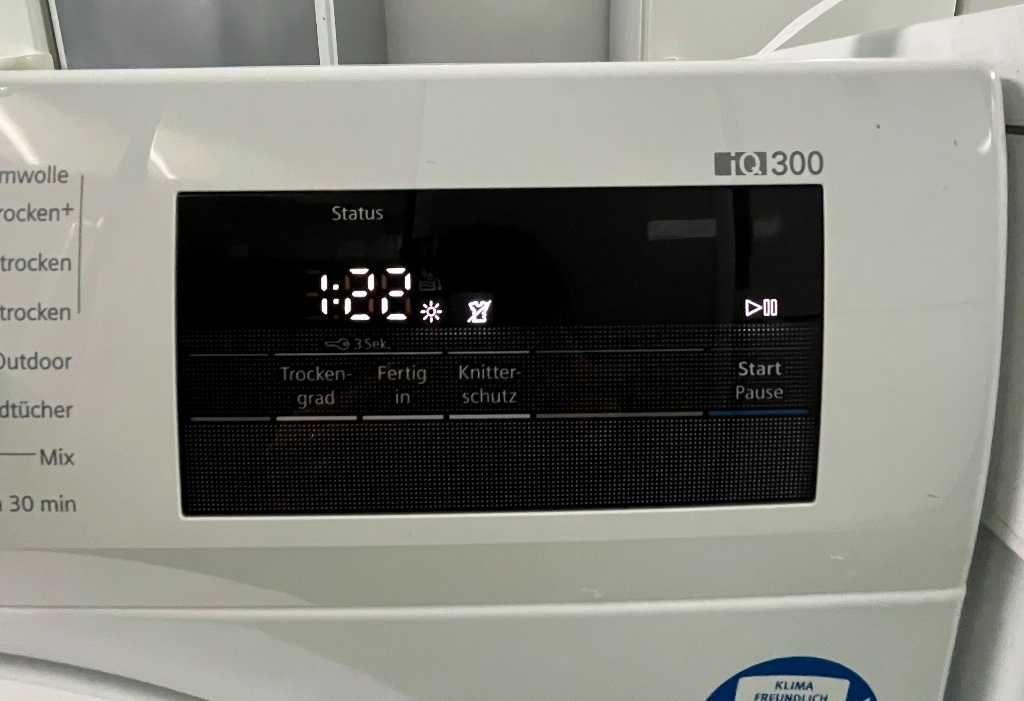 Suszarka z pompą ciepła Siemens IQ 300, WT43RV00,  600 W, A++