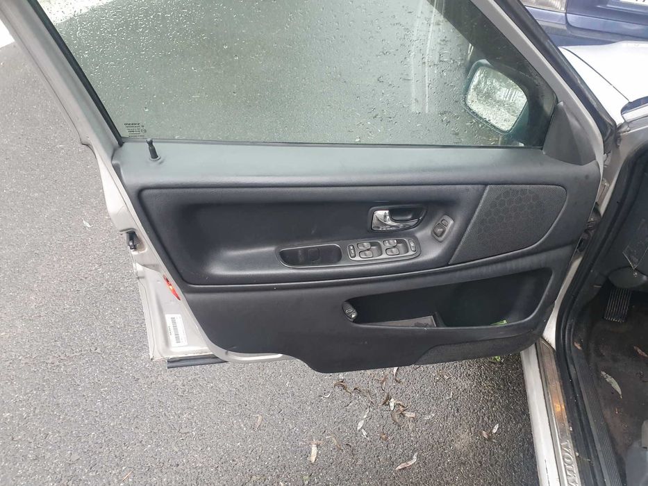 Volvo v70 2.5 TDI  automat 2000 Opłaty do końca roku