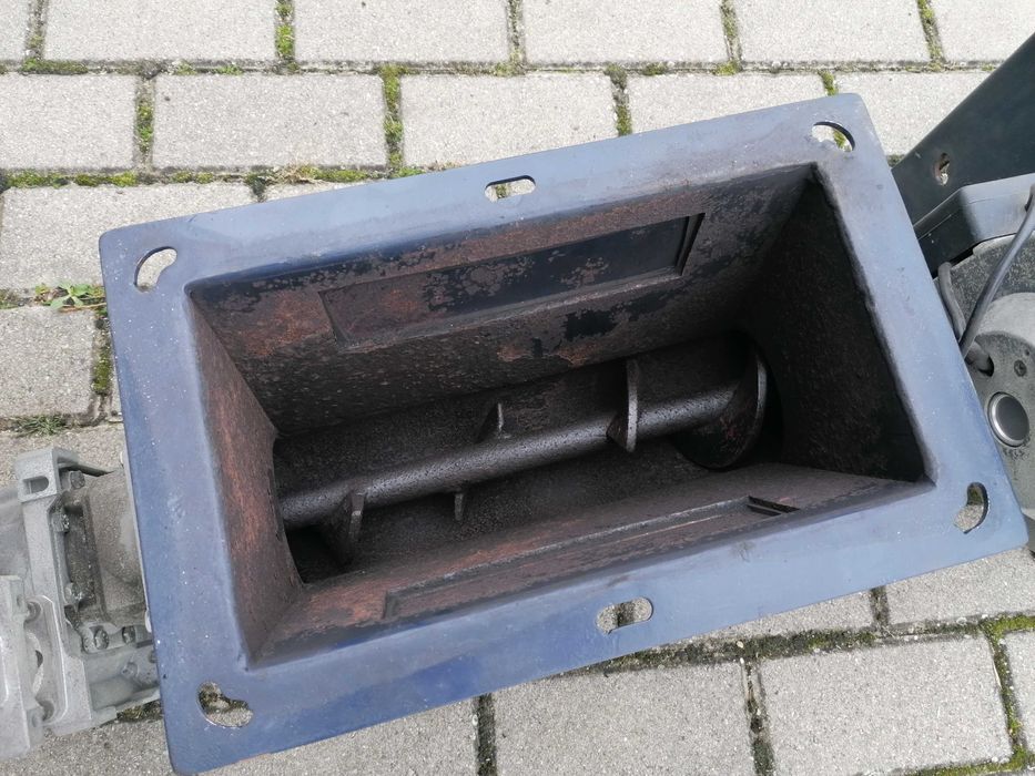 Podajnik do pieca ekogroszek + pojemnik na opał 225kg Dziubarczyk