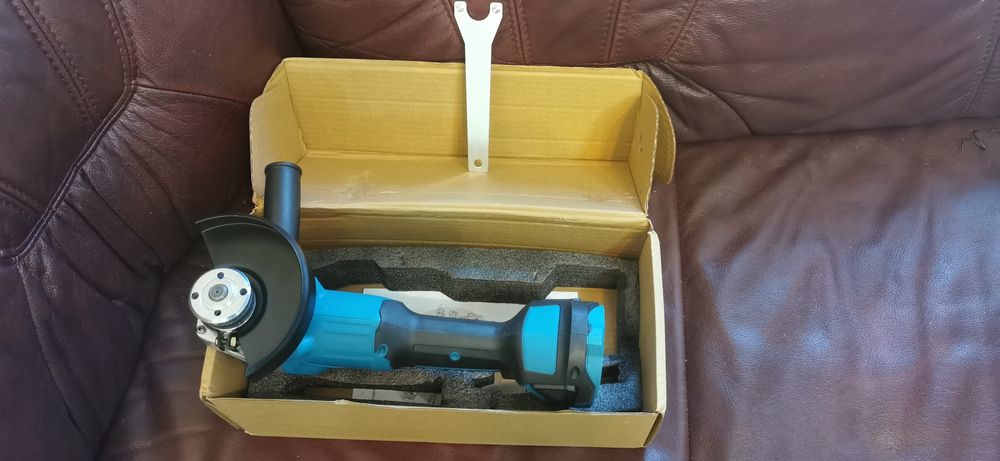 Болгарка аккумуляторная