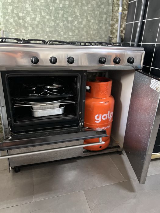 Fogão 5 bocas e forno