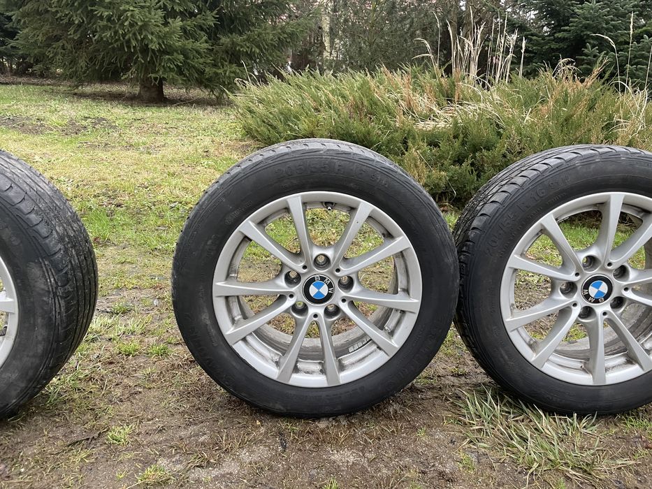 Felgi aluminiowe BMW z oponami letnimi 205/55 R16