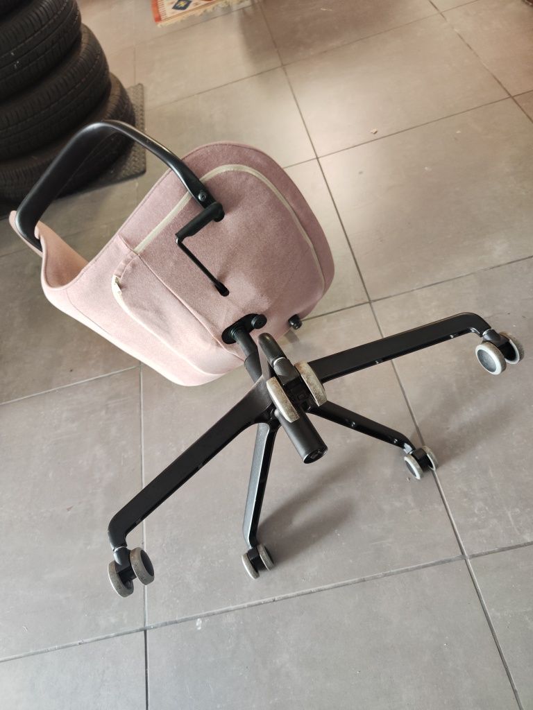 Cadeira giratoria Ikea LÅNGFJÄLL
Cadeira giratória c/braços, Gunnar