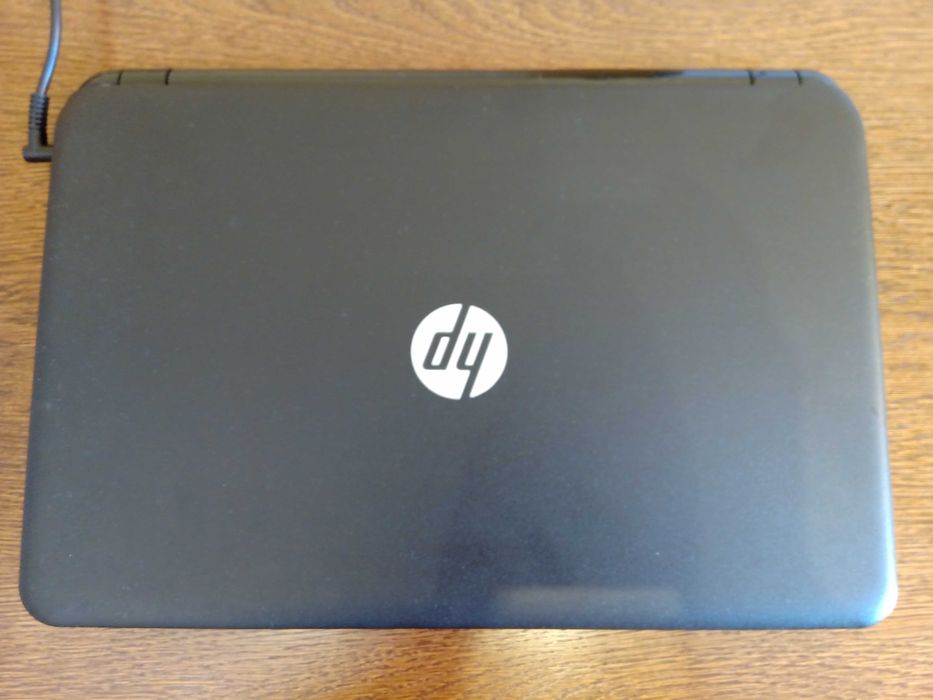 Laptop HP 15-r000sw