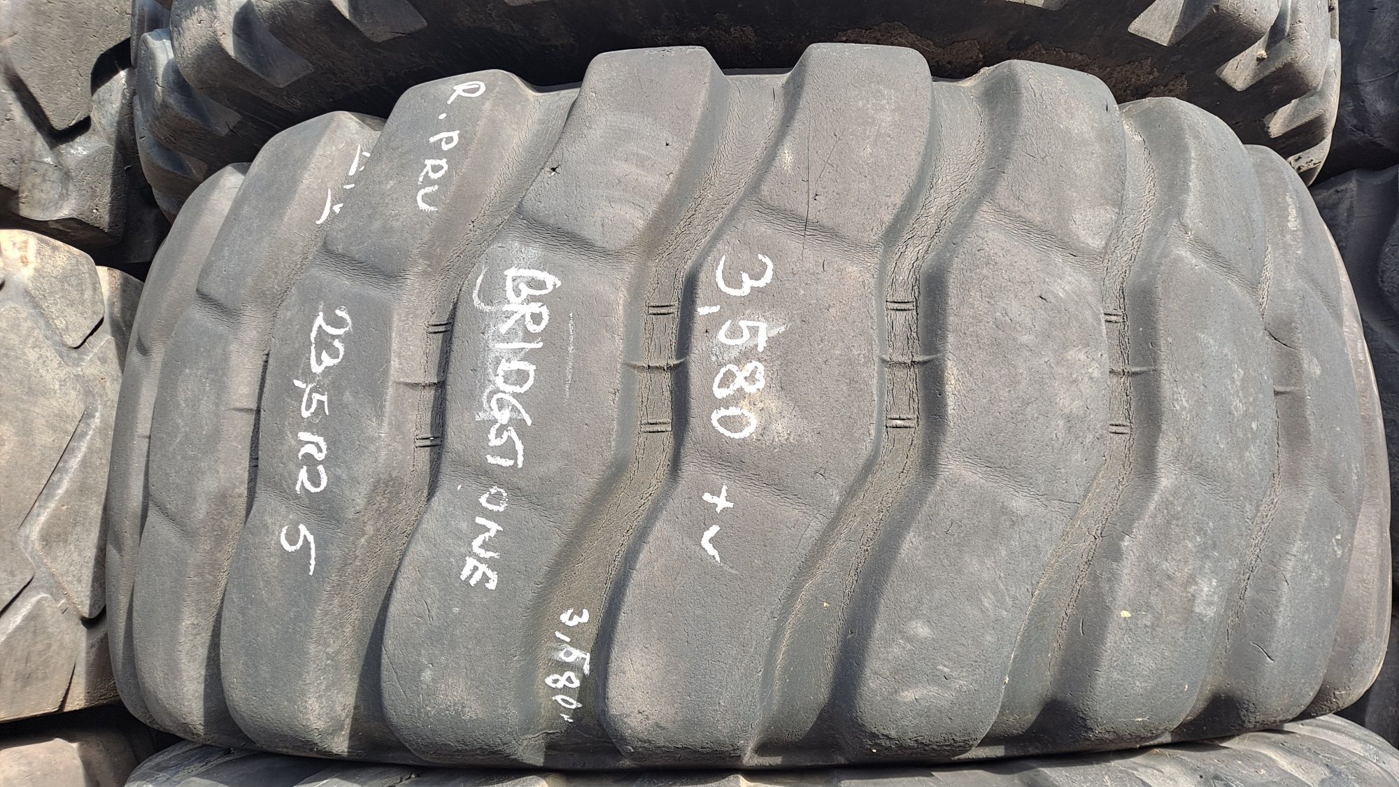 Opona 23.5R25 Bridgestone