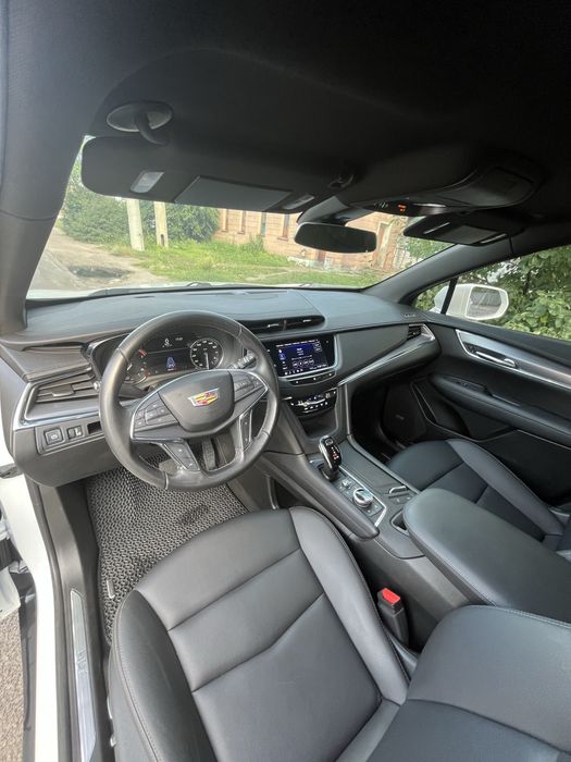 Продам Cadillac XT5