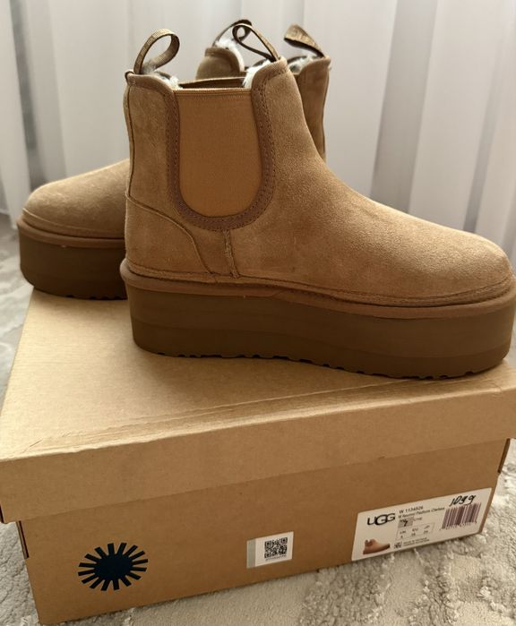 UGG Platform Chelsea