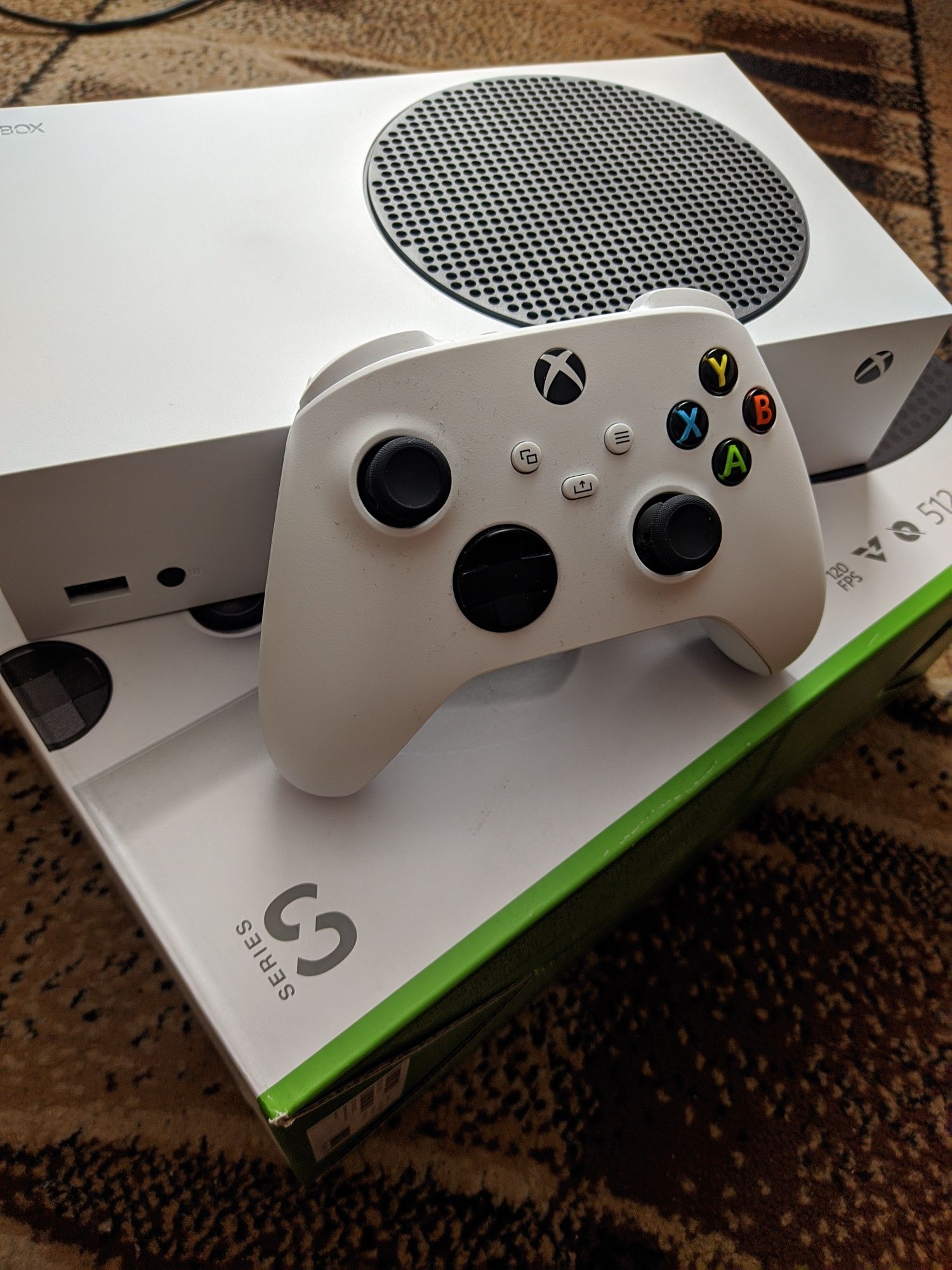 Продам xbox series s (опис)