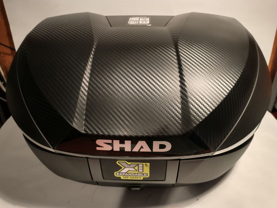 Kufer SHAD SH58X Carbon z płytą, na dwa kaski, regulowana pojemność FV
