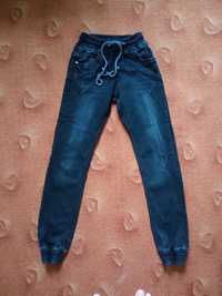 Черные джогеры, джинсы, резинка (8 лет)