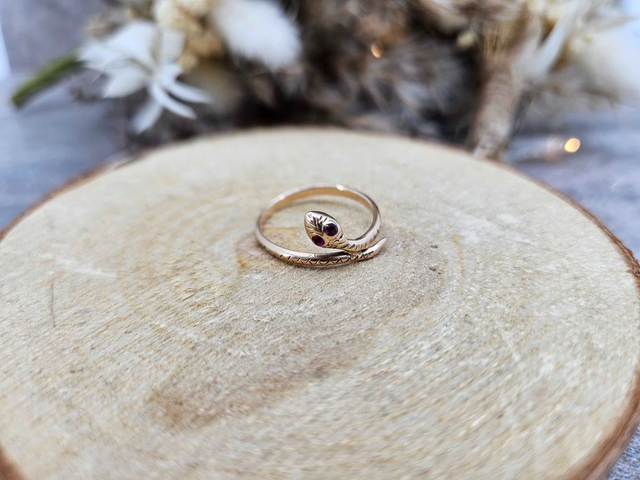 Złoty Pierścionek Żmijka Próba 585 waga: 1,85g Rozmiar 12