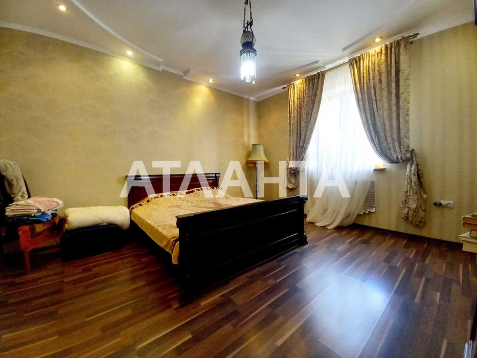 Будинок з ремонтом у Совіньоні