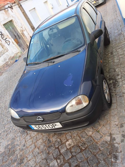 Opeel corsa azul