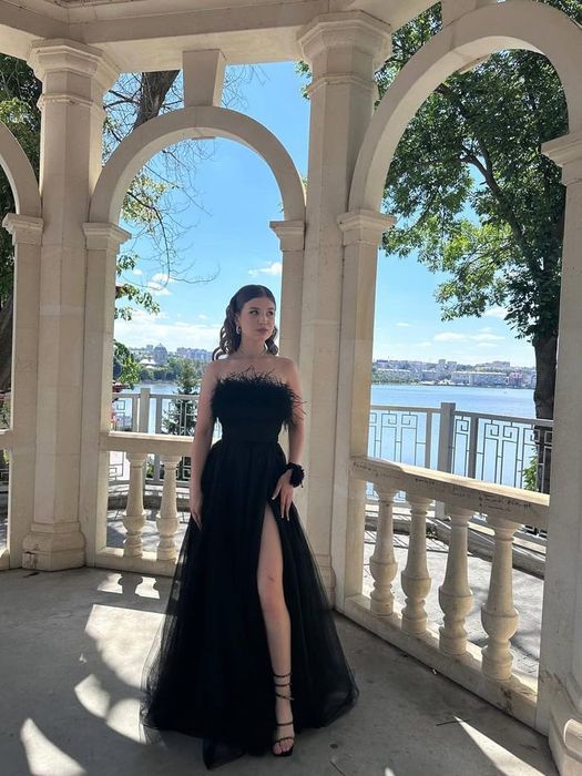 Випукна сукня чорного кольору