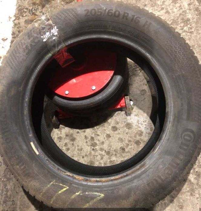 Продам зимние шины Continental winter Contact 205/60 / r16  2022г