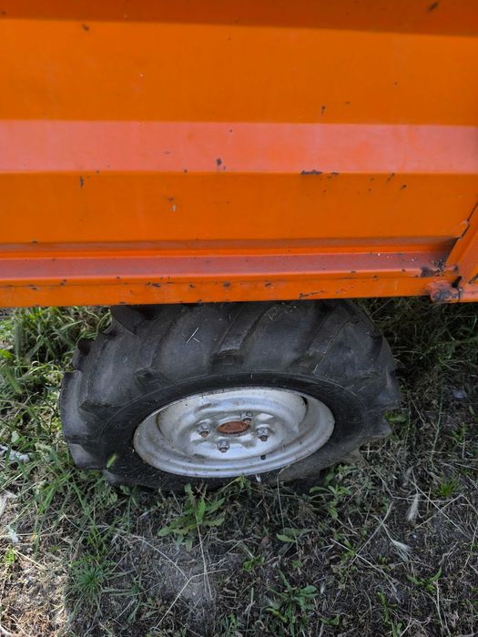 Reboque de motocultivador com tração em excelente estado