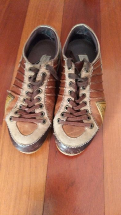 Vendo sapatilhas le coq sportif em muito bom estado número 39