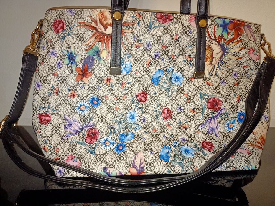 Malas de senhora novas