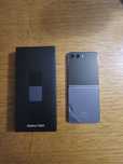 Samsung Z Flip 5 Graphite