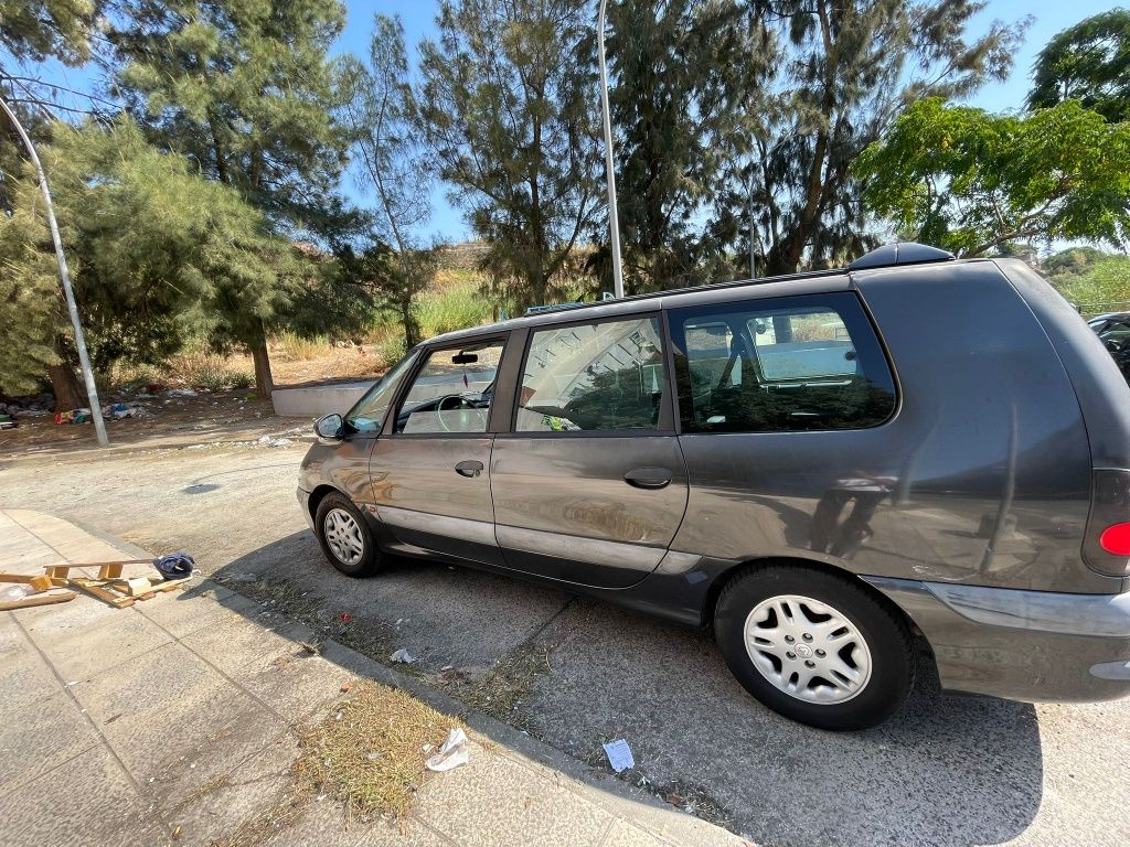 Vendo carrinha a trabalhar bem dúvida meg privada ou venha ver