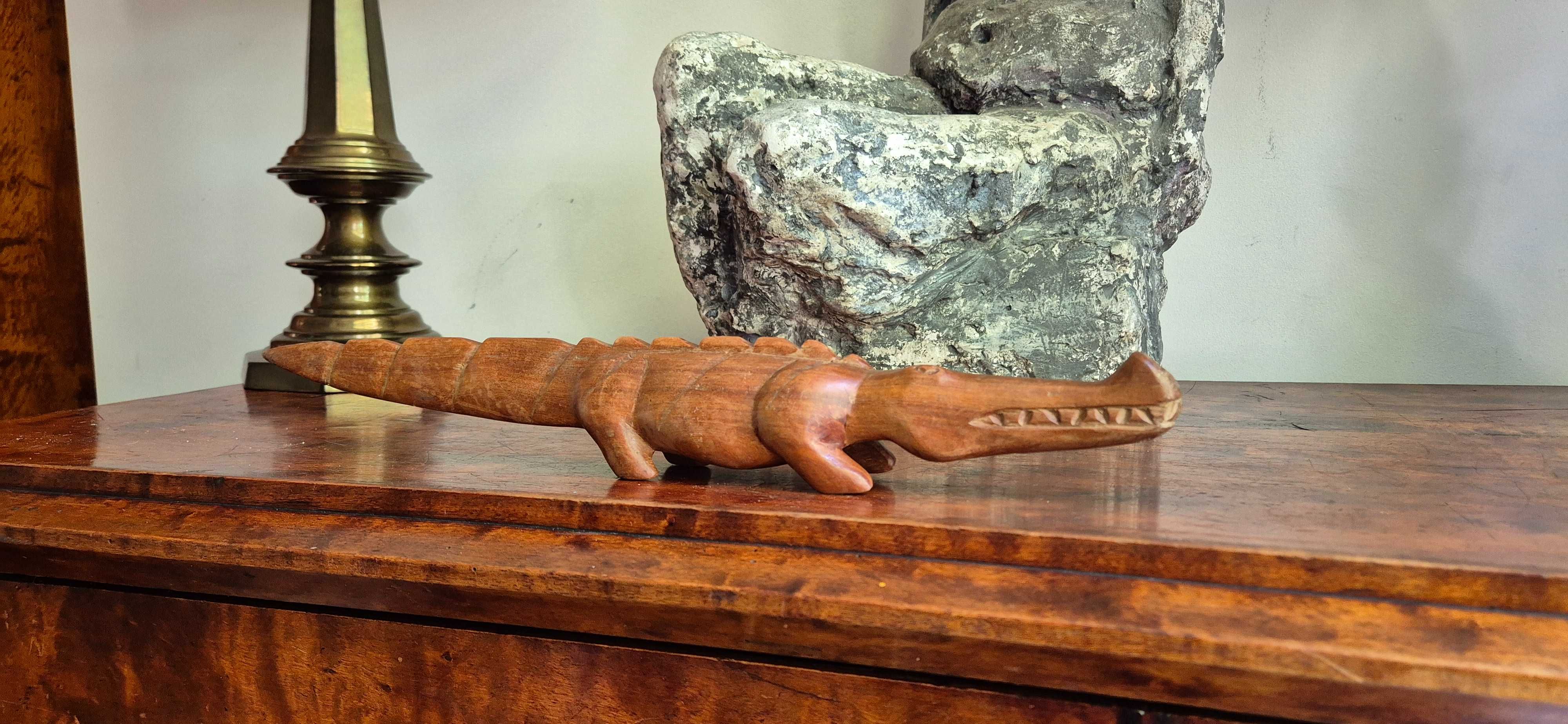 Sztuka rdzenna plemienna Afryki drewniana rzeźba krokodyl aligator