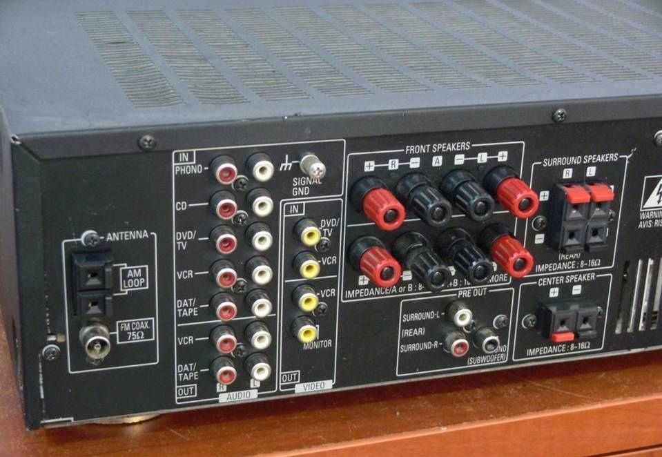 Amplituner Denon AVR-700 RDS
