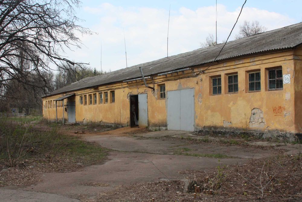 Продам чи Здам складське  приміщення  700 м/кв в місті Прилуки.