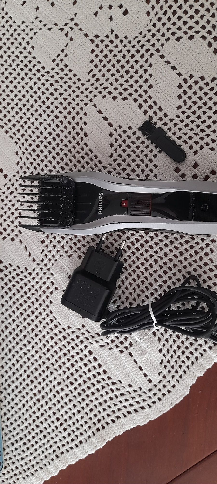 Máquina cortar cabelo e barba Philips