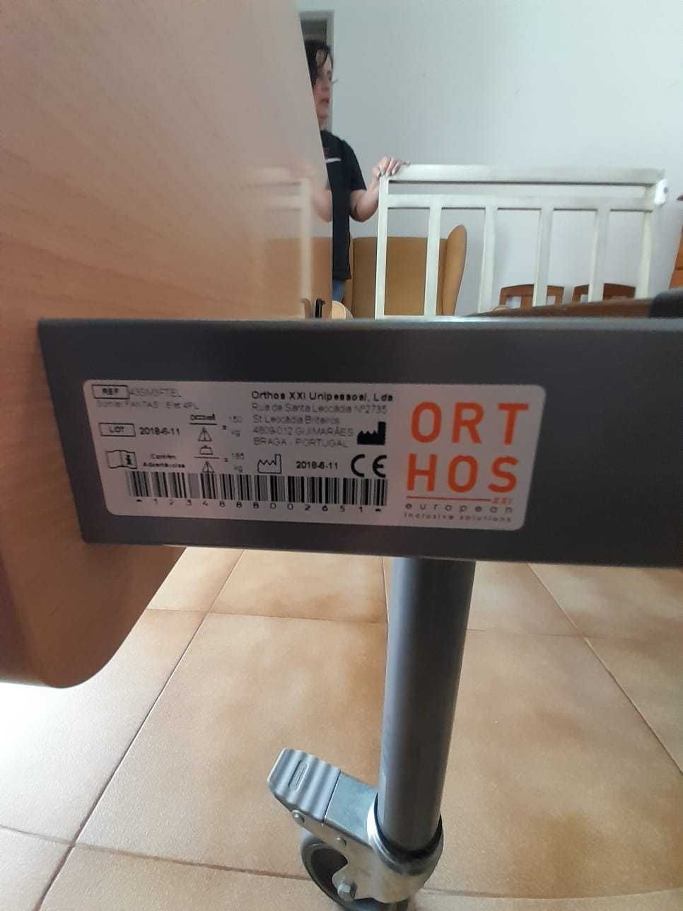Cama articulada ORTHOS XXI com comando elétrico e colchão anti-escaras