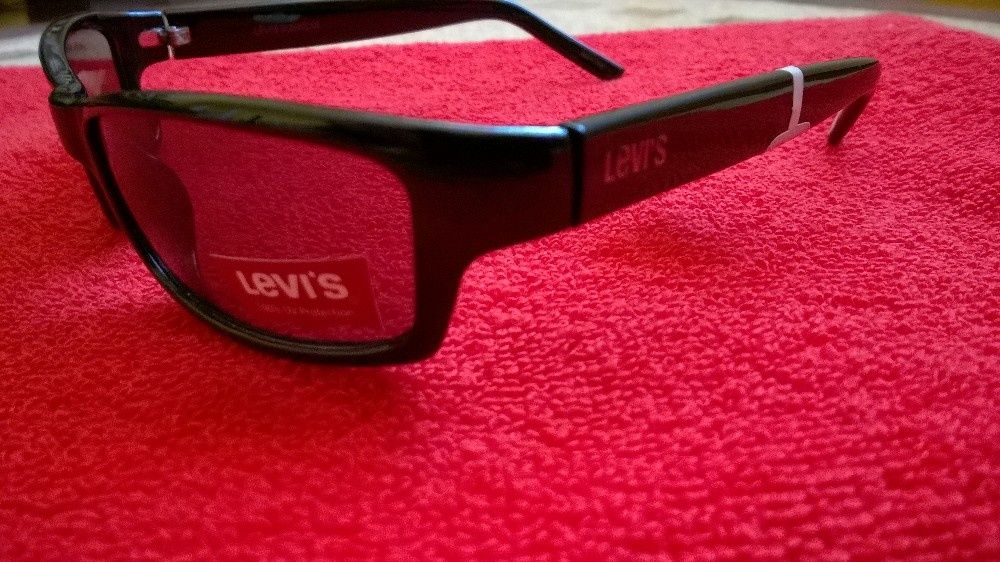 Nowe i nieużywane okulary przeciwsłoneczne Levis Levi Strauss