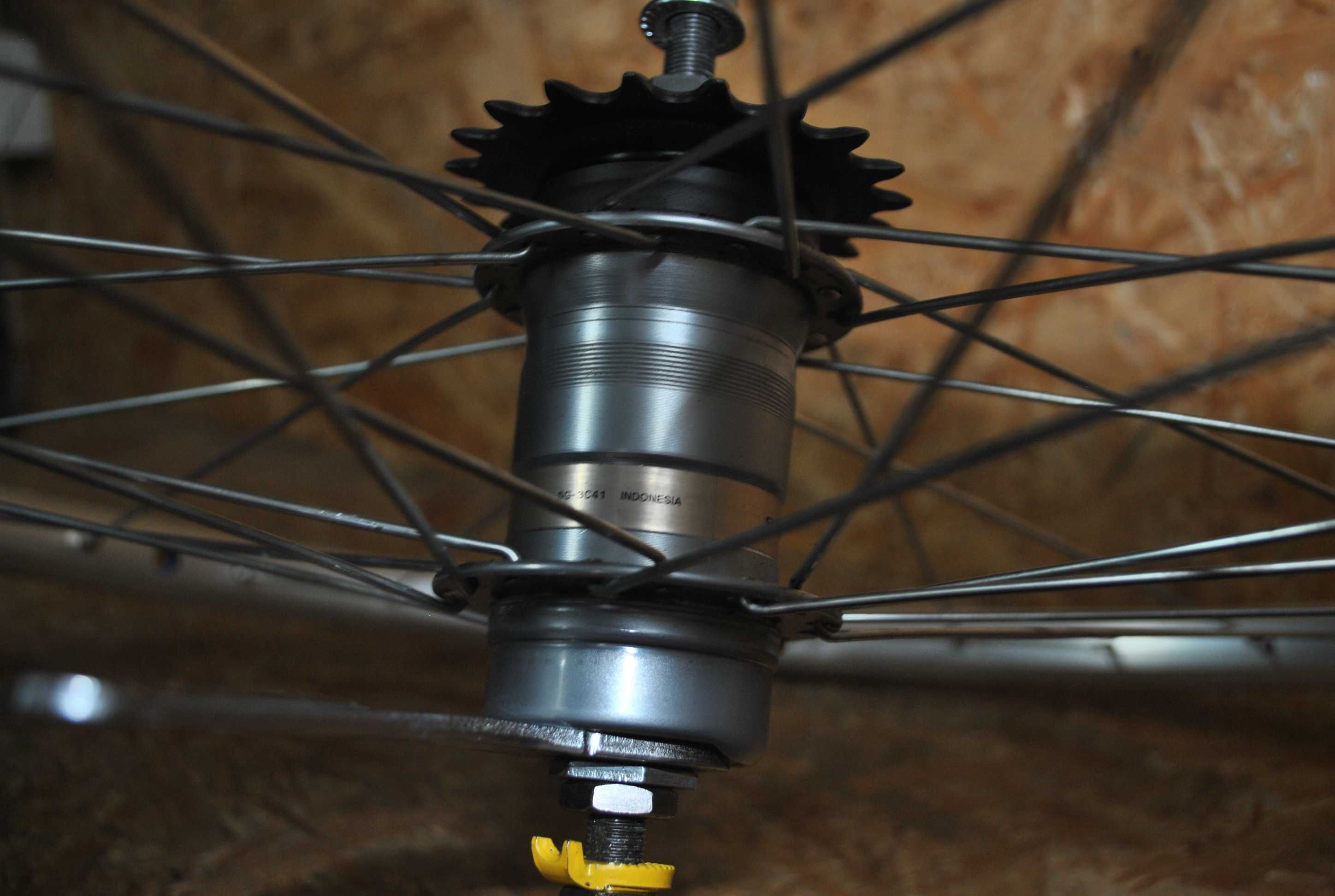 Koło rowerowe kompletne Tylne Tył 24 cali Shimano Nexus 3 biegi