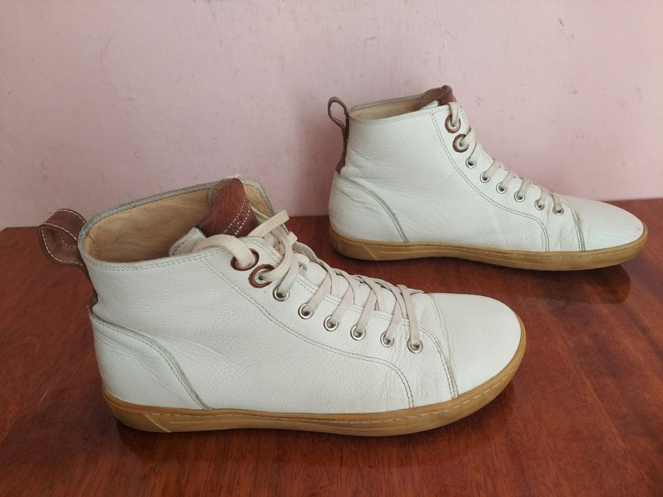 Кроссовки фірми birkenstock оригінал 

Розмір по бірці: 
EU 43  28см