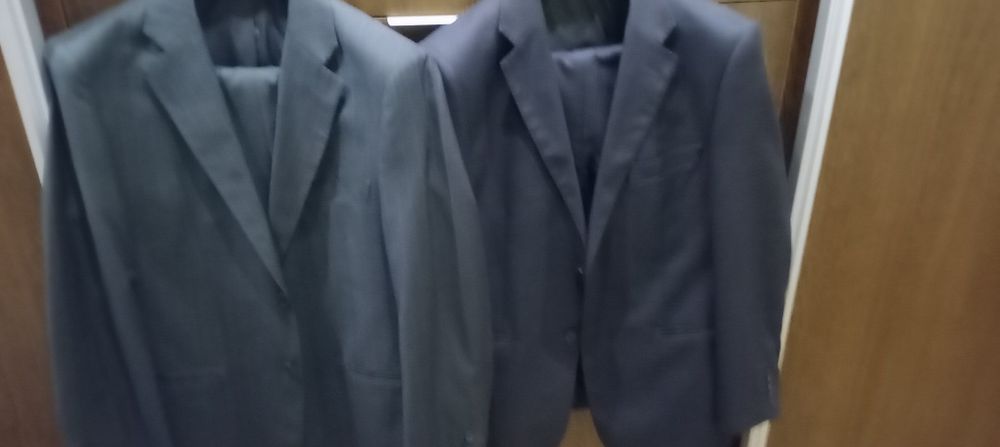 Dois fatos de homem clássicos 25€ cada um