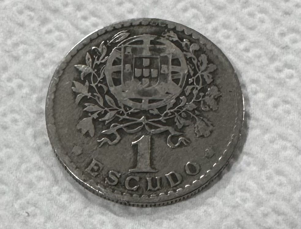 Moedas de 1 escudo 1945/1946