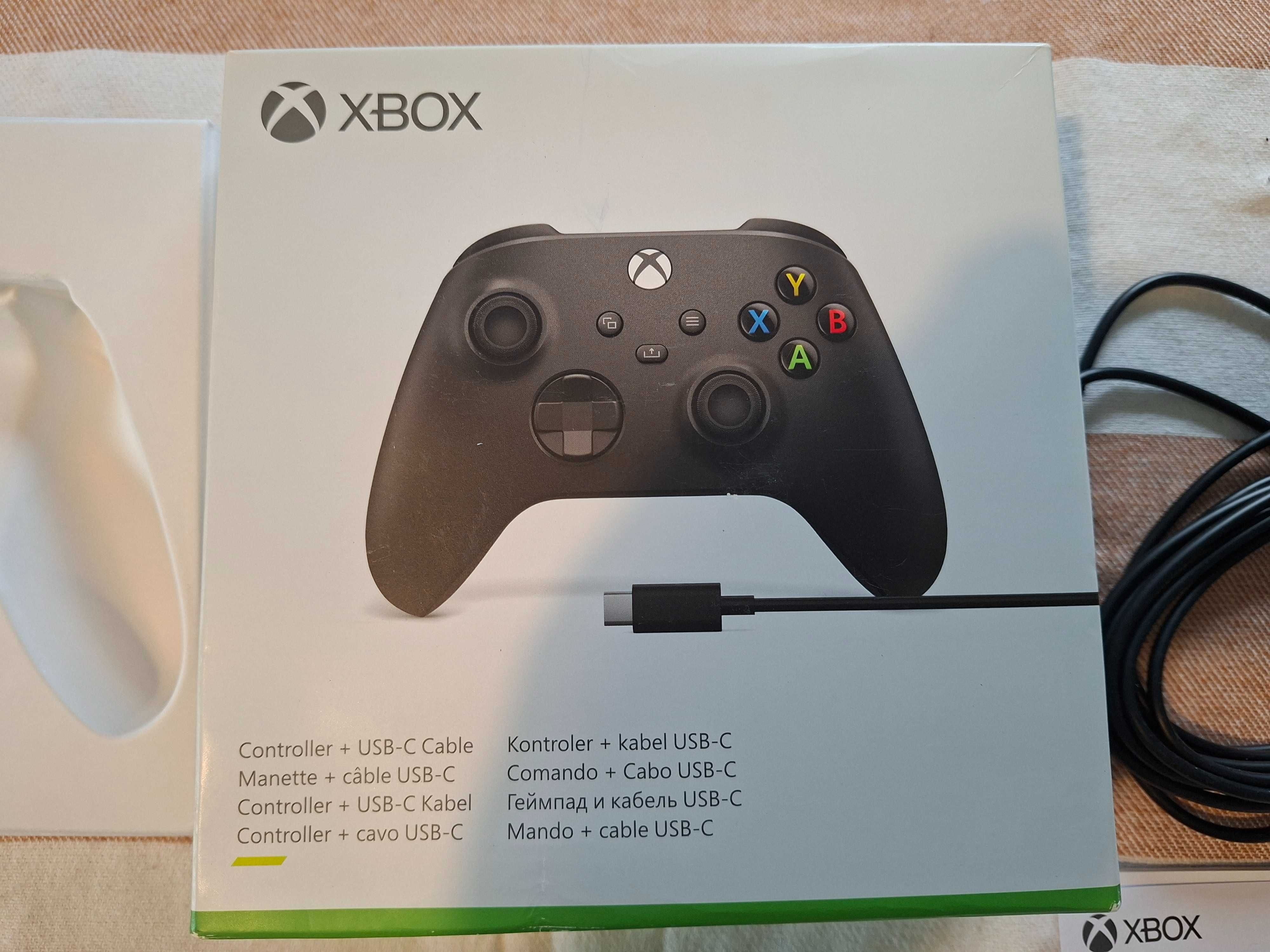 Kontroler bezprzewodowy MICROSOFT Xbox Carbon Black + Kabel USB-C