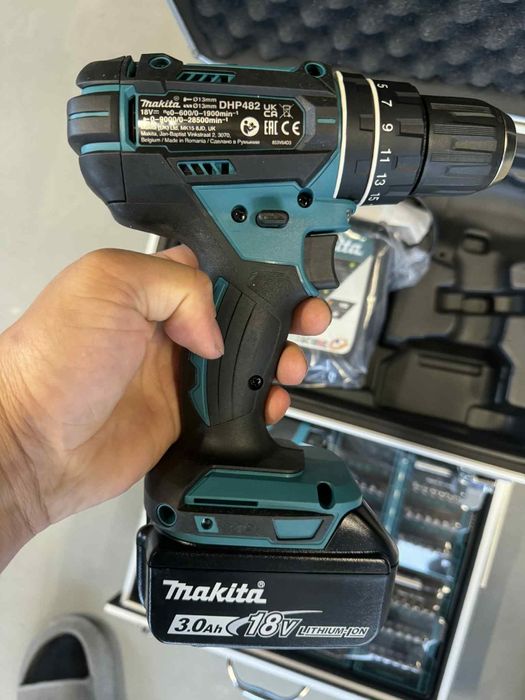 Nowy duży zestaw Makita Wkrętarka DHP482+ 2 Baterie 3.0ah+ akcesoria