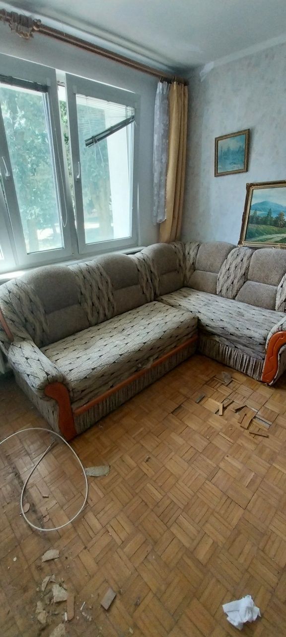Sprzedam sofę narożną.