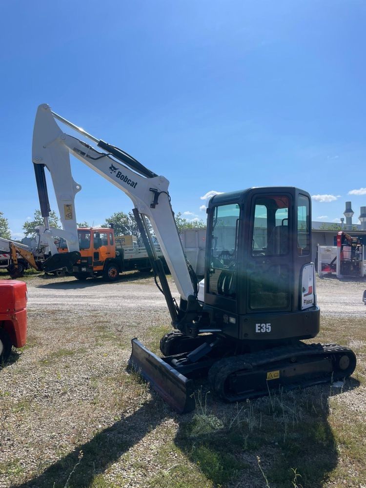Escavadora Bobcat e35 2017