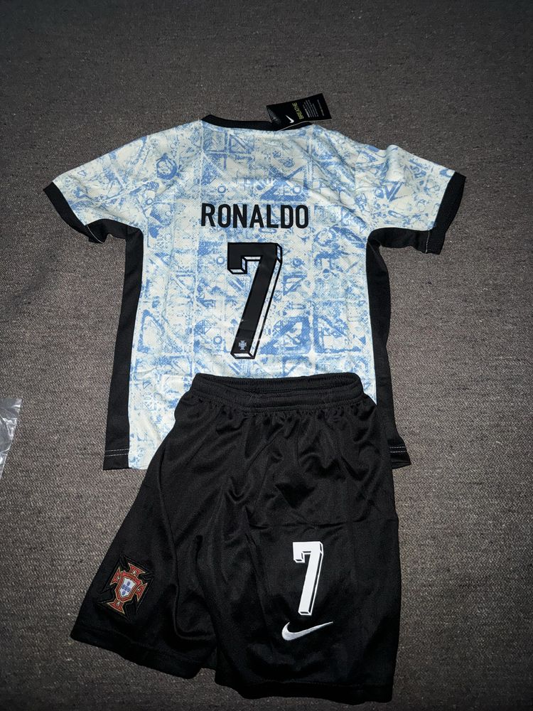 Conjunto Miudo Portugal 2025 Ronaldo 7