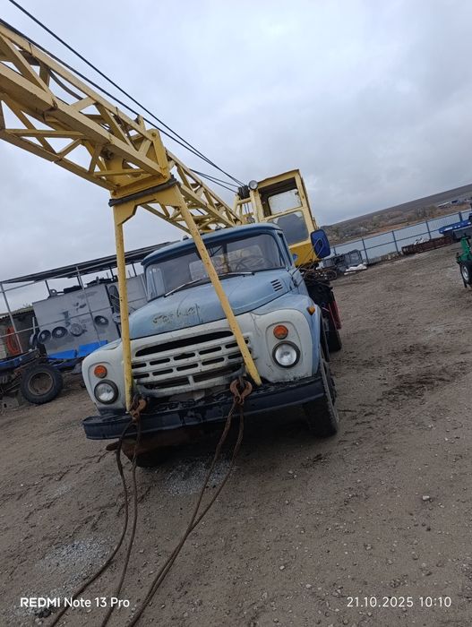 Автокран ЗІЛ робочому стані