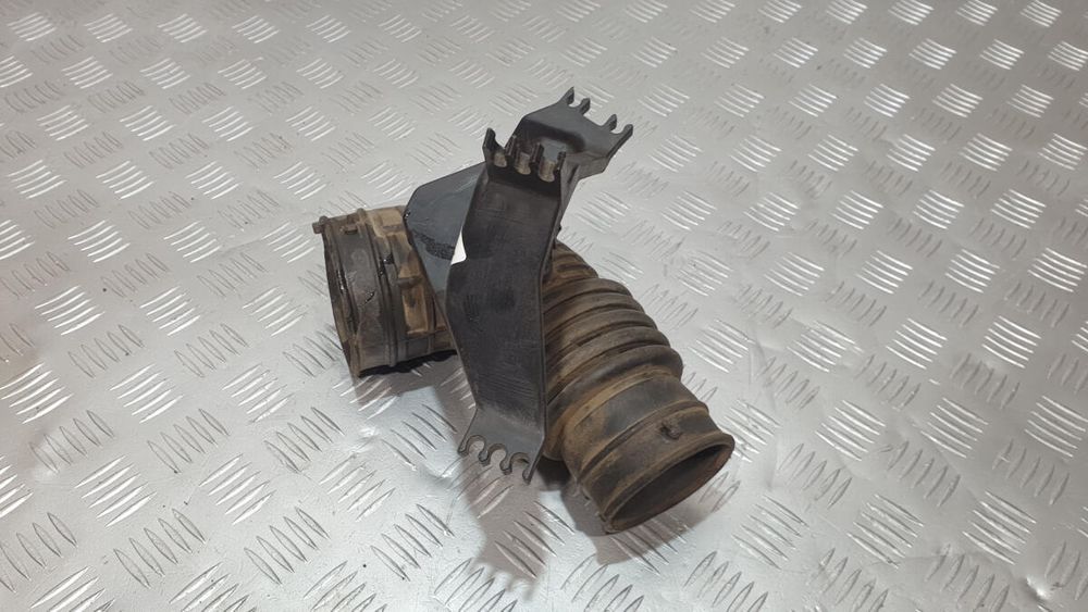Патрубок воздухозаборника 	16576EB300 Nissan Navara D40 разборка