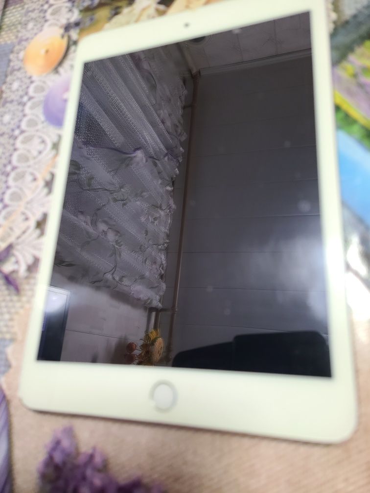 IPad Mini 3. I cloud чистий.