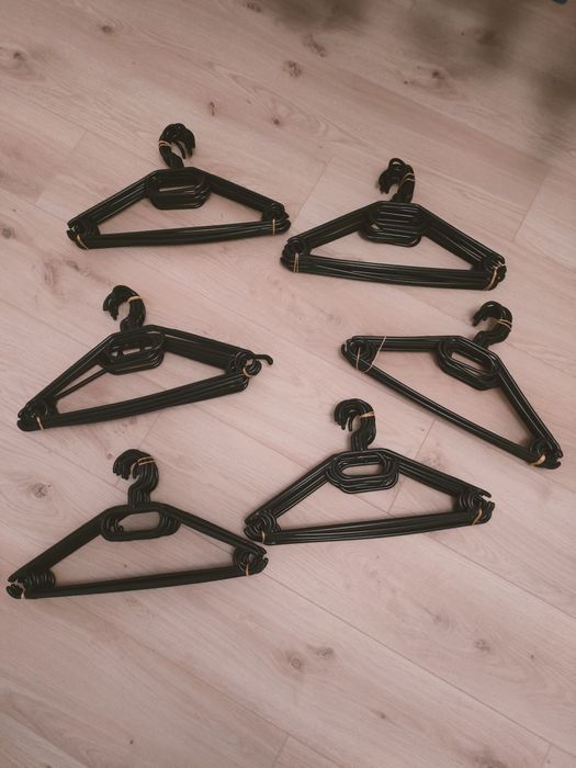 Wieszaki plastikowe 10 szt czarne