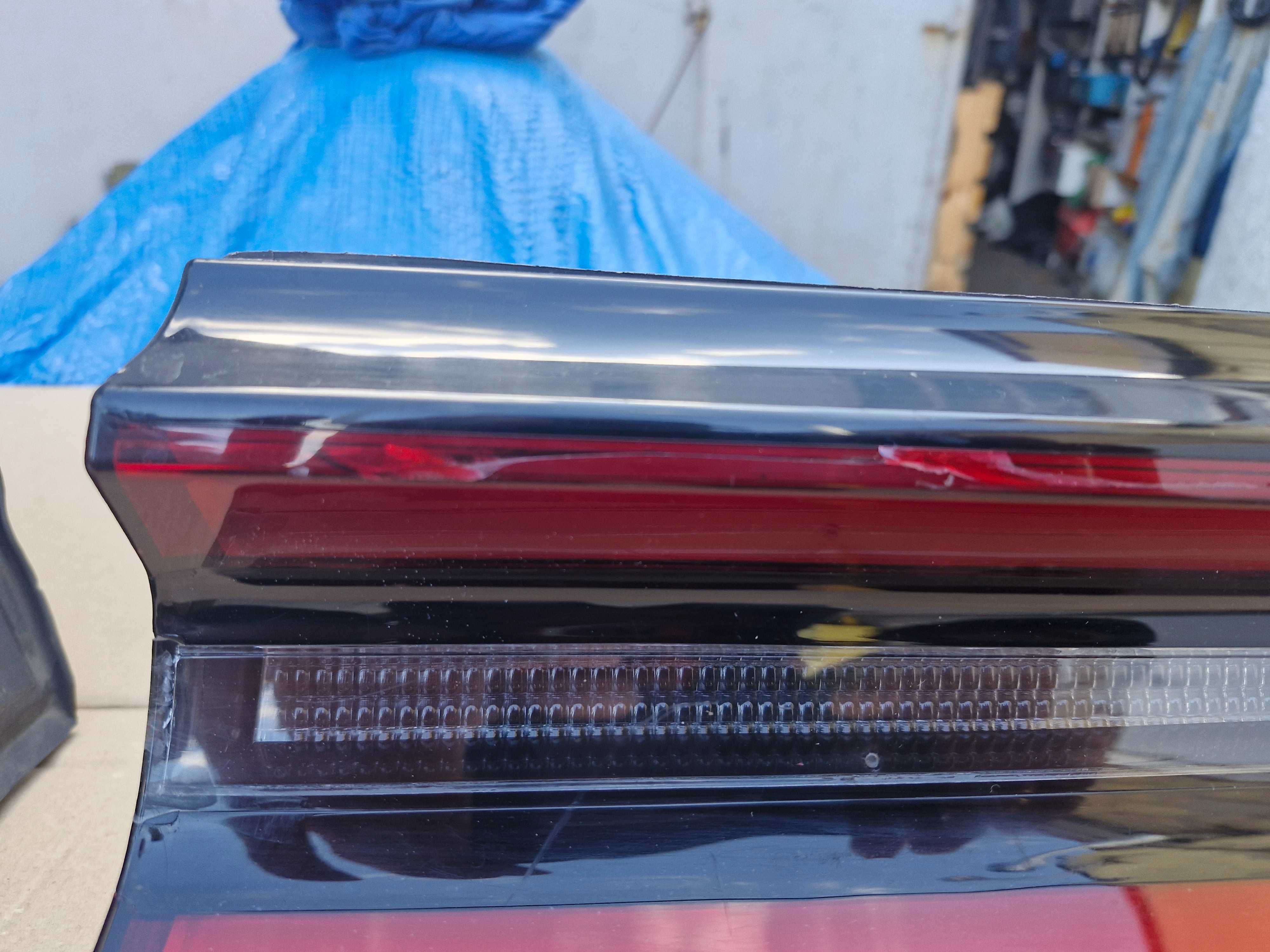 dodge challenger KOMPLET lampy tylne + blenda