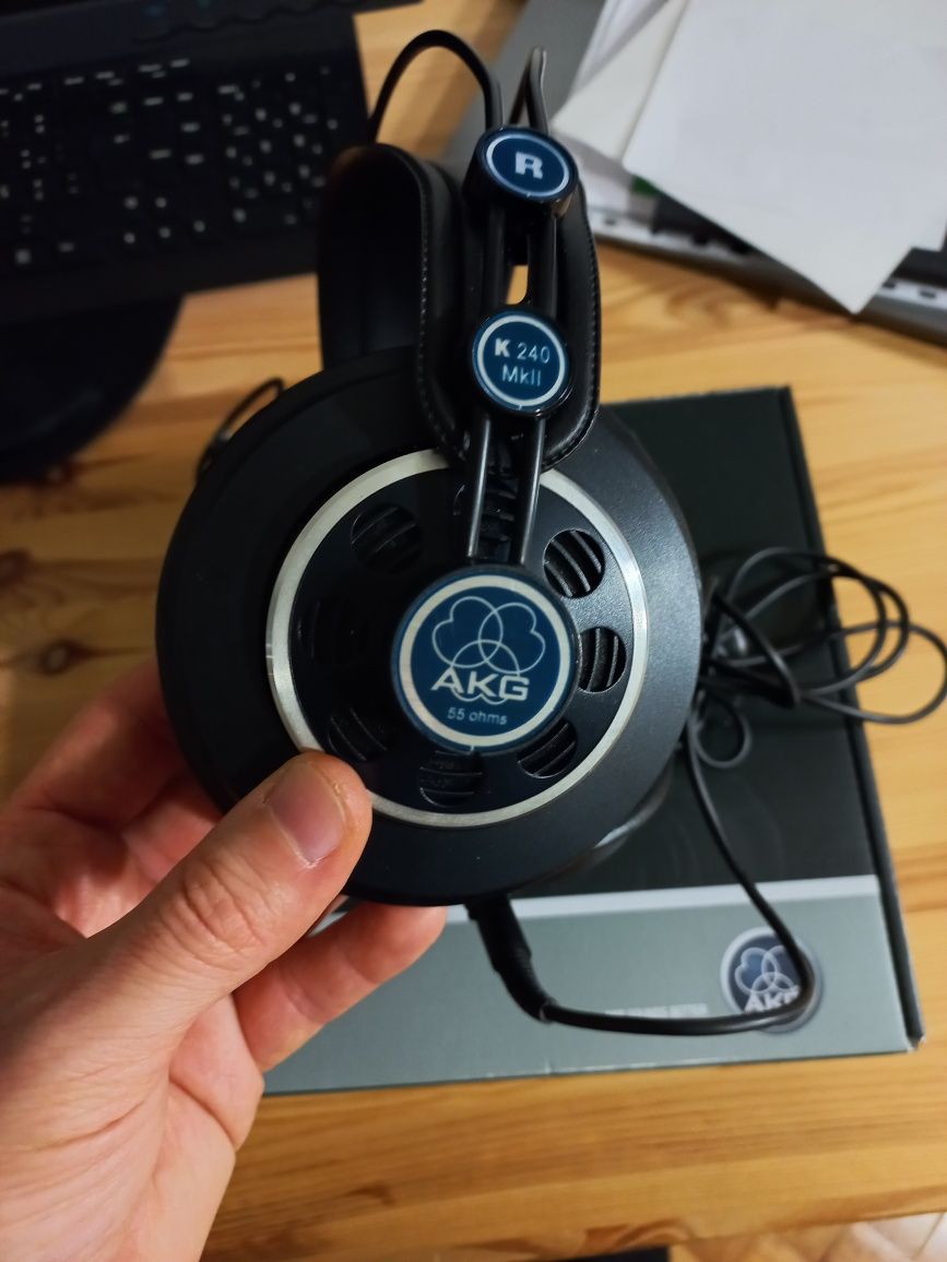 Auscultadores AKG 240 mkII studio